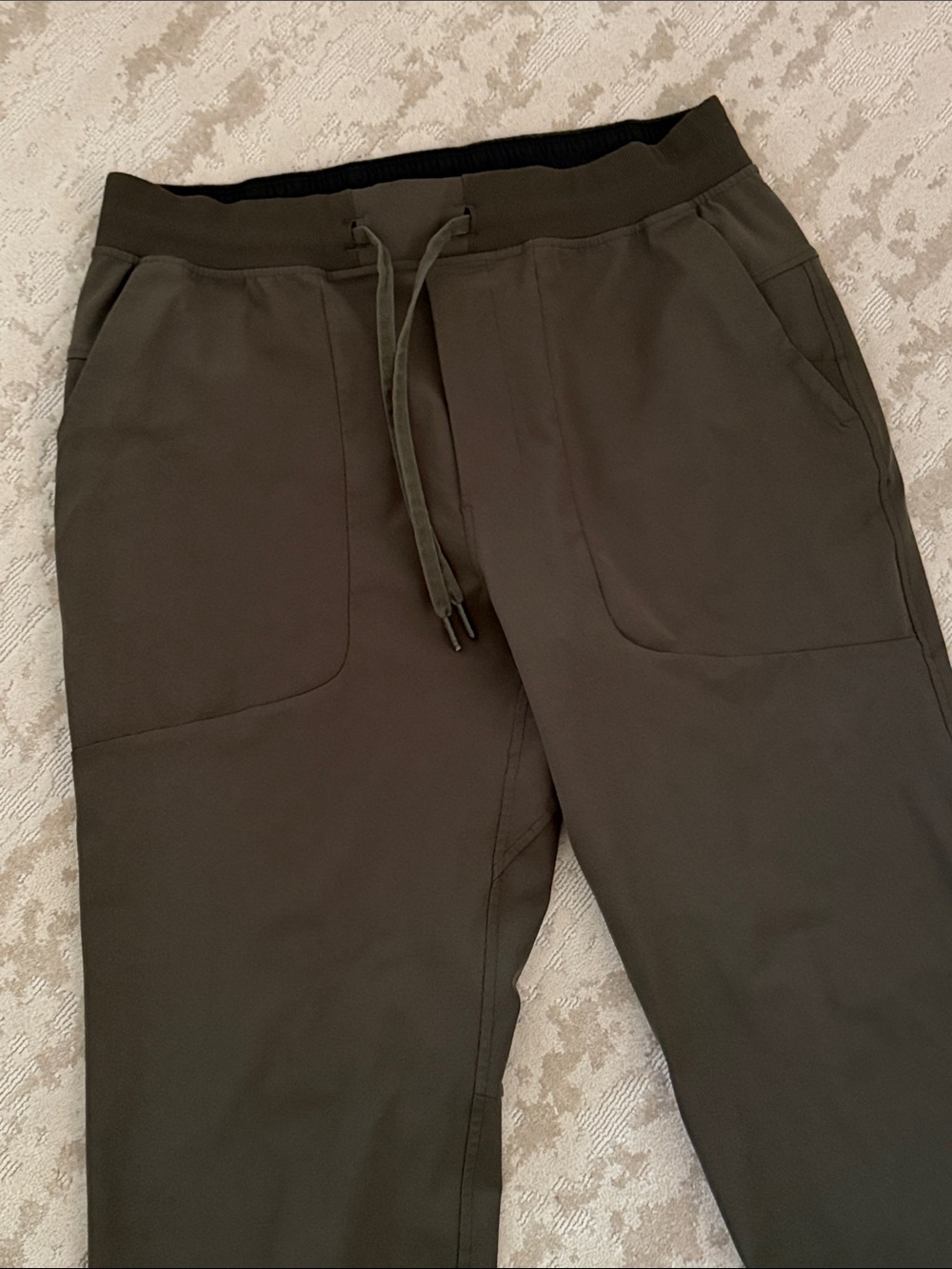 Lululemon Large jogger - olive green